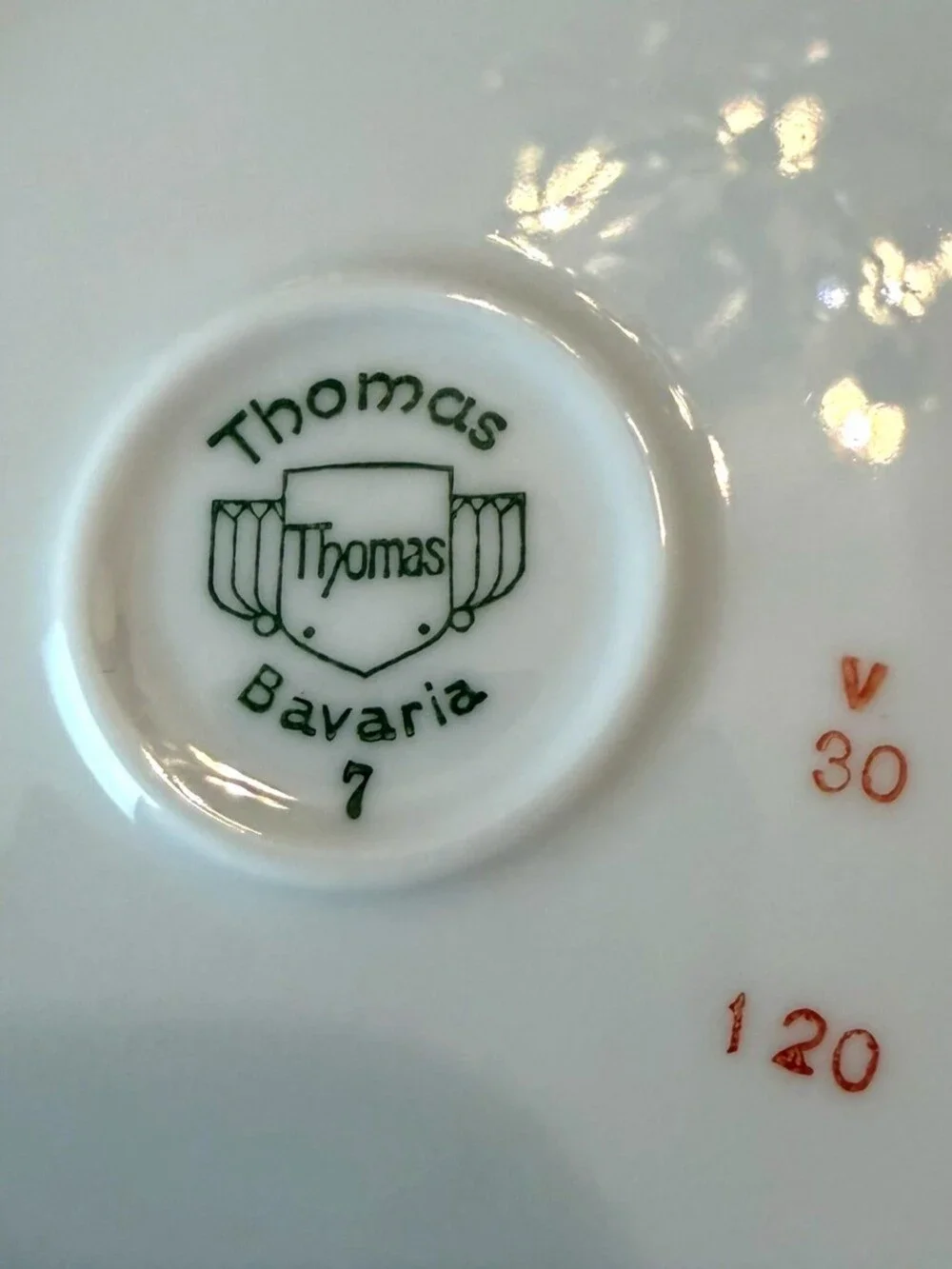Thomas Bavaria Lakewood Double-Handled Round 8.5